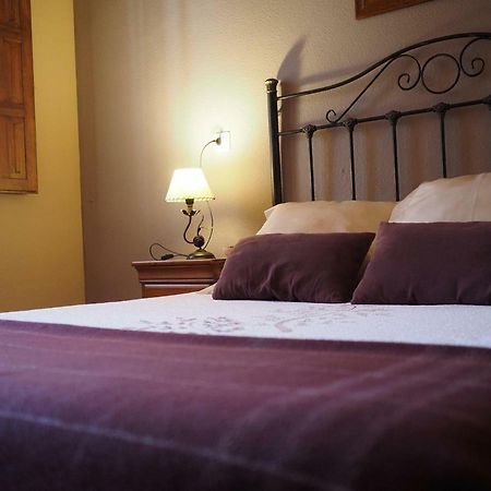 Hospedium Hostal Almanzor ナバレドンダ・デ・グレドス エクステリア 写真