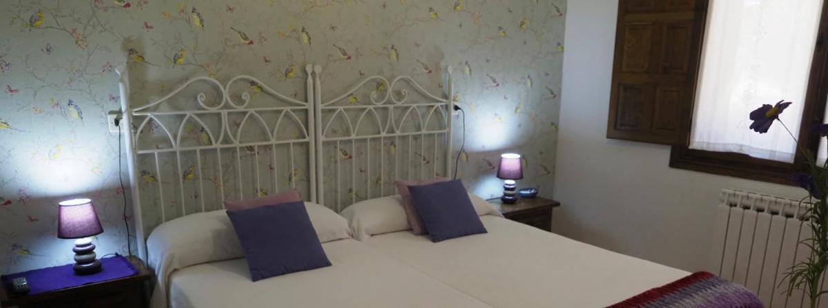 Hospedium Hostal Almanzor ナバレドンダ・デ・グレドス エクステリア 写真